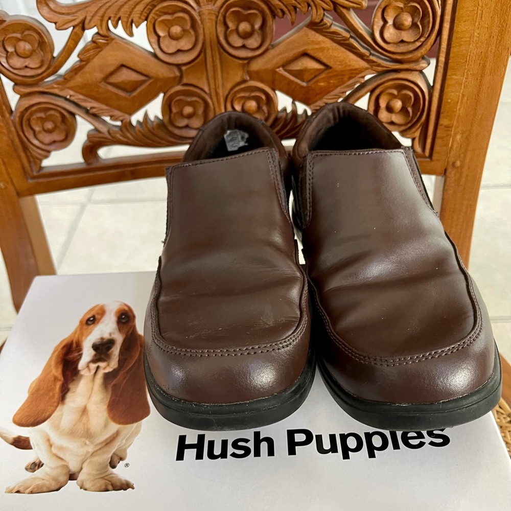 HUSH PUPPIES brown shoes. MENS 7W